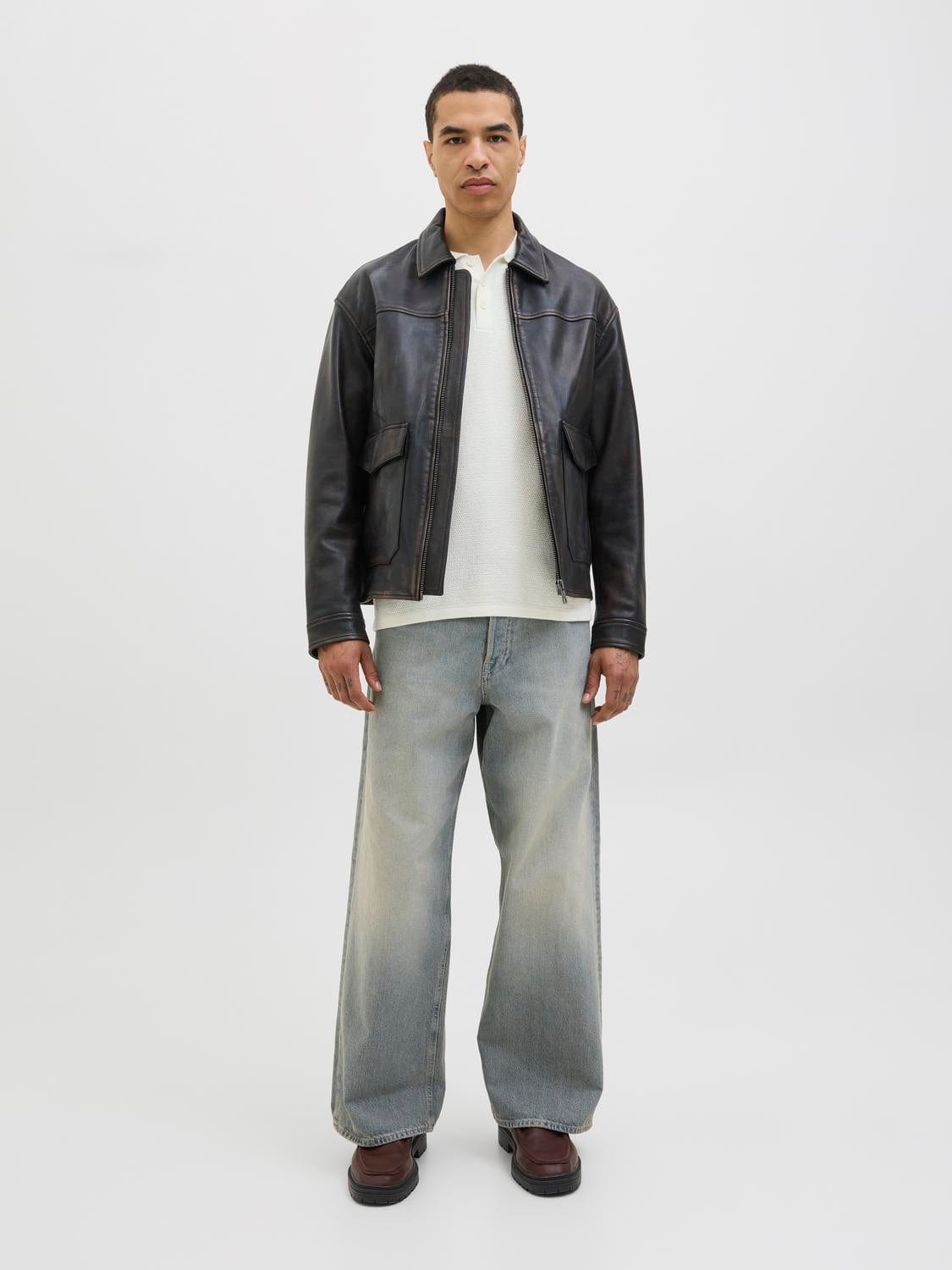 model_shot-front_full